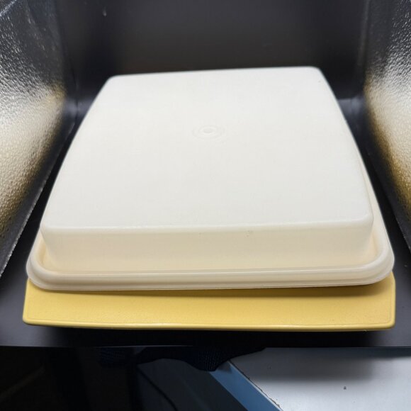 Vintage Tupperware Deviled Egg Carrier With Lid & 2 Inserts Yellow & White - Picture 2 of 10